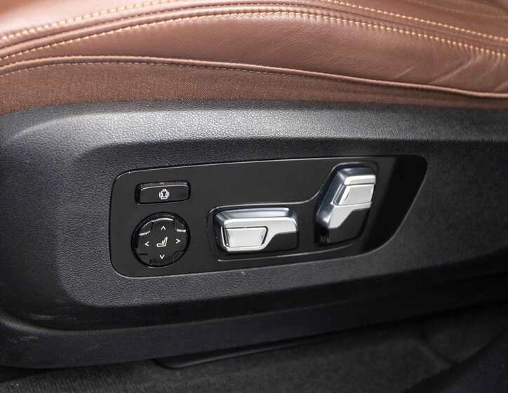 BMW X5 SUV / Terénní 3,0 l 360 kw