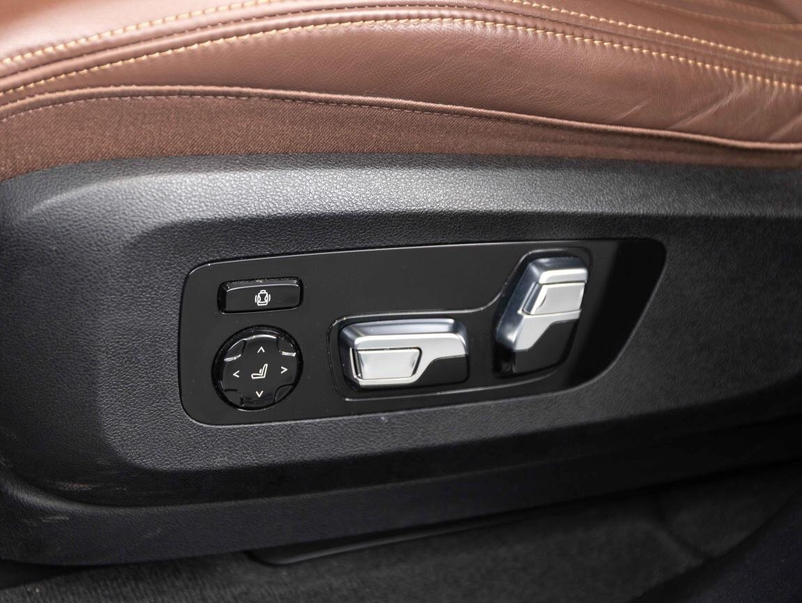 BMW X5 SUV / Terénní 3,0 l 360 kw