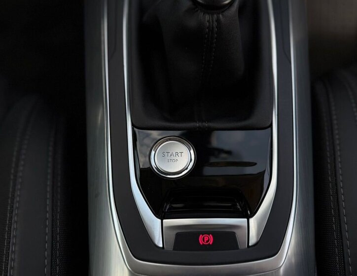 Peugeot 308 Kombi 1,2 l 96 kw