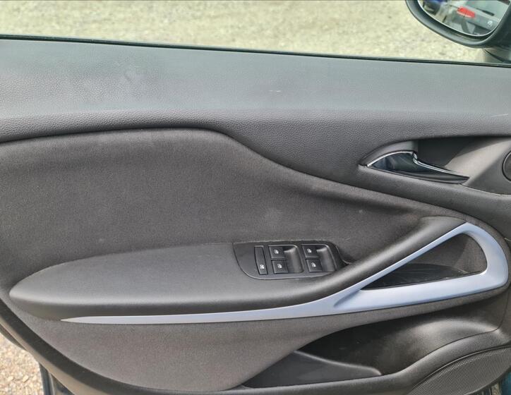 Opel Zafira 10