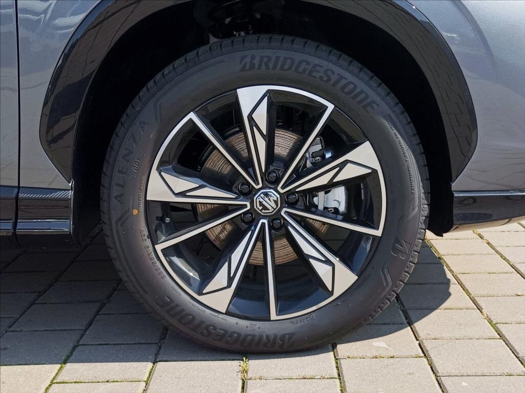 MG HS SUV / Terénní 1,5 l 125 kw