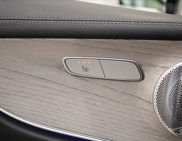 Mercedes-Benz Třídy E Kupé 2,0 l 143 kw