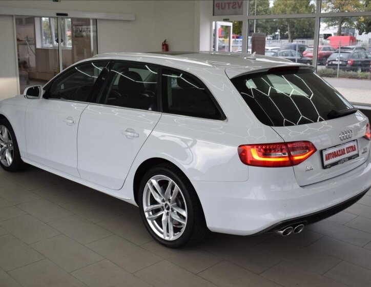 Audi A4 Kombi 2,0 l 140 kw