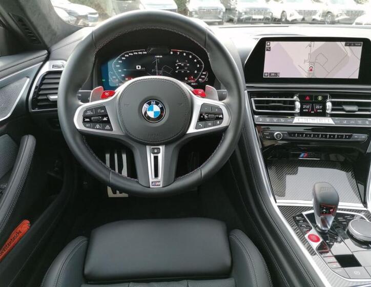 BMW M8 8