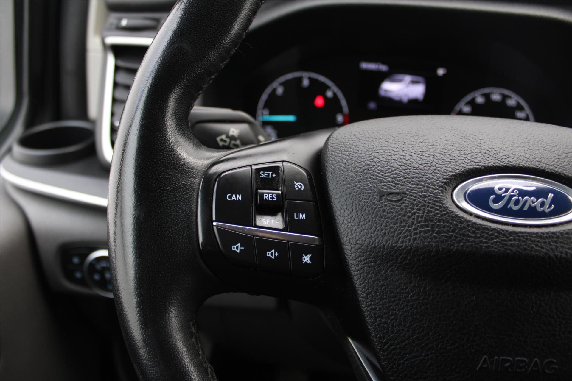 Ford Tourneo Custom MPV 2,0 l 136 kw