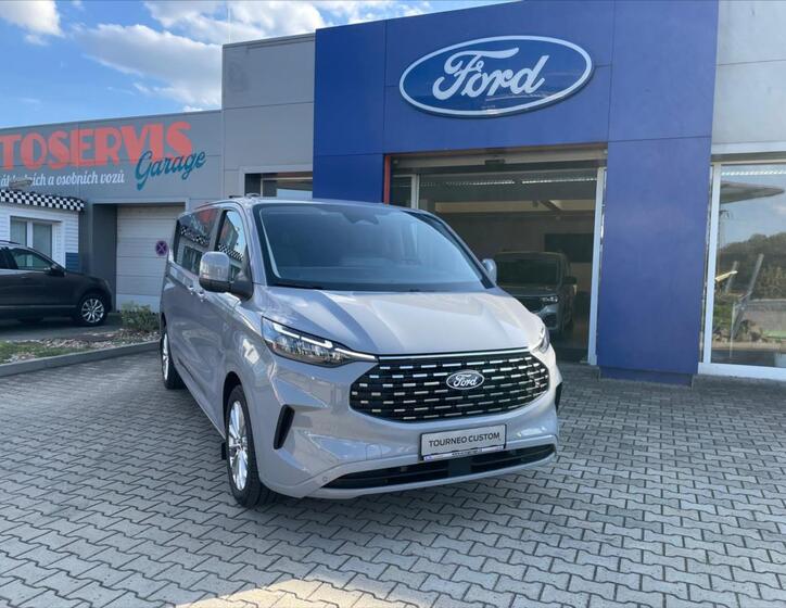 Ford Tourneo Custom 2
