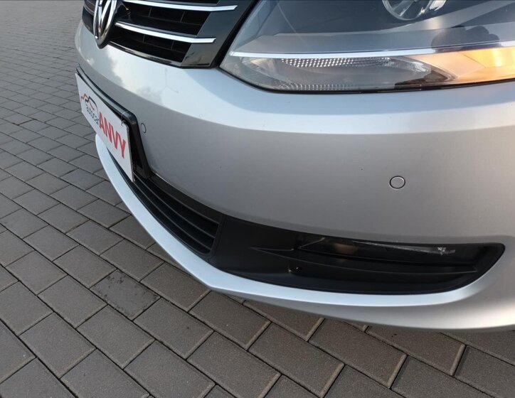 Volkswagen Sharan Kombi 2,0 l 103 kw