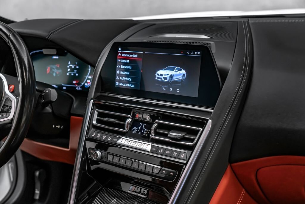 BMW M8 Kupé 4,4 l 447 kw