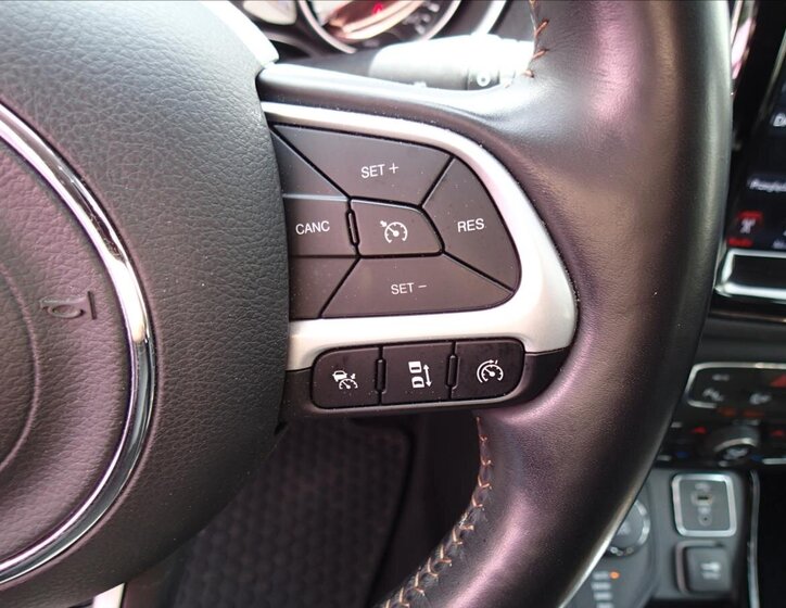 Jeep Compass SUV / Terénní 2,0 l 103 kw