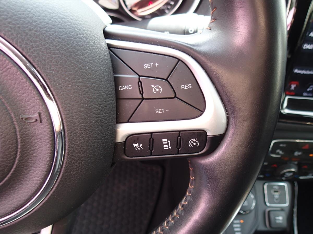 Jeep Compass SUV / Terénní 2,0 l 103 kw