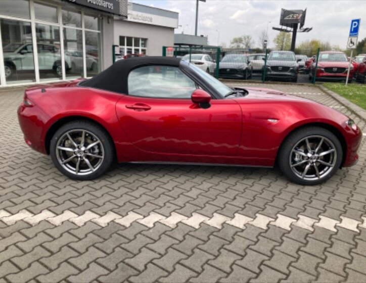 Mazda MX-5 Kabriolet 1,5 l 0