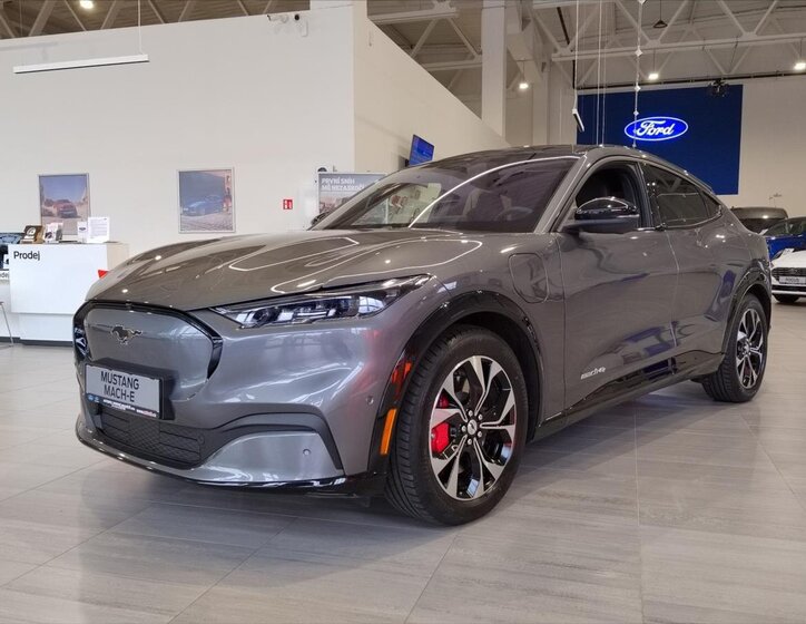 Ford Mustang Mach-E SUV 0,0 198 kw