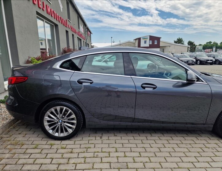 BMW Řada 2 Sedan / Limuzína 2,0 l 110 kw