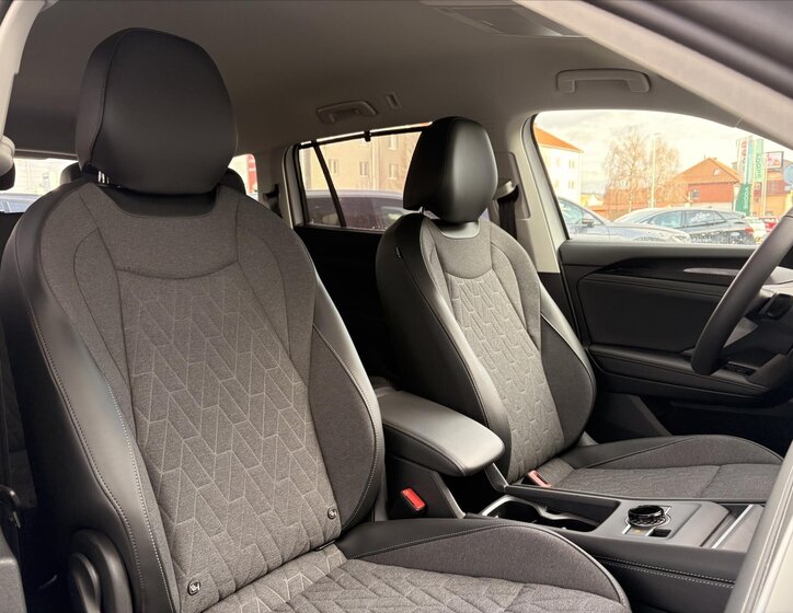 Volkswagen Tayron SUV / Terénní 2,0 l 110 kw