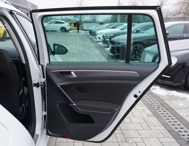 Volkswagen Golf Kombi 1,6 l 85 kw