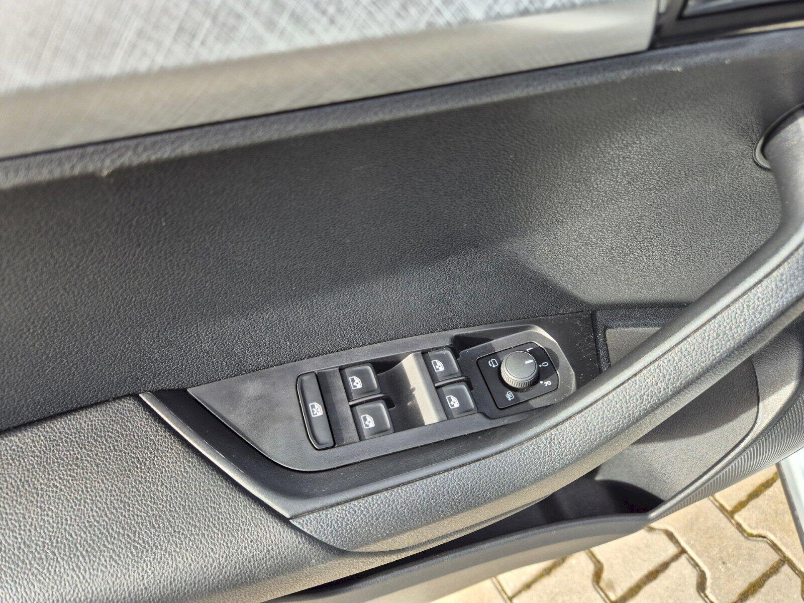 Škoda Karoq SUV / Terénní 1,5 l 110 kw