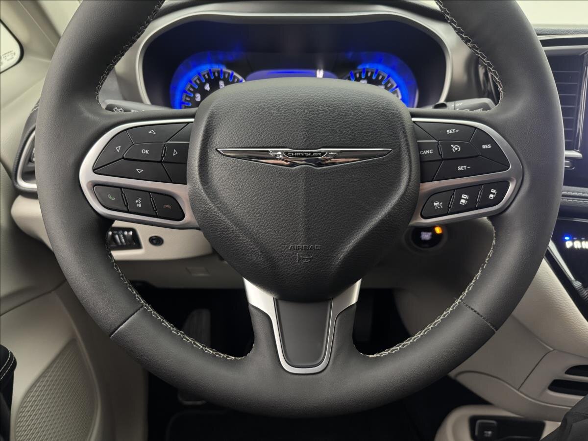 Chrysler Pacifica MPV 3,6 l 214 kw