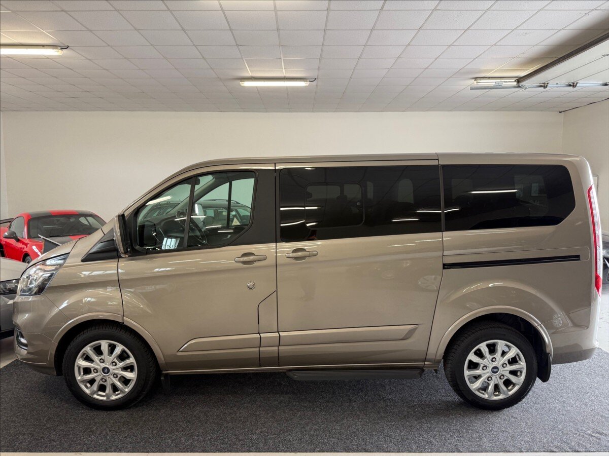 Ford Tourneo Custom MPV 2,0 l 96 kw