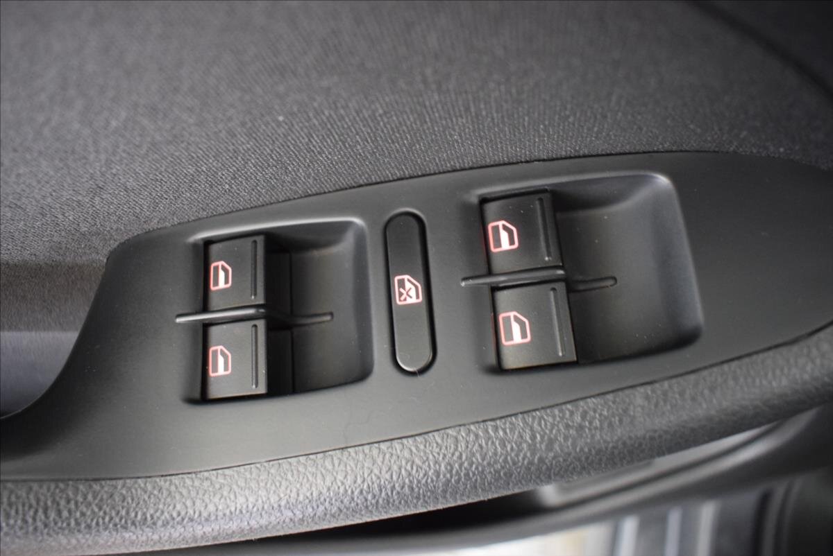 Volkswagen Jetta Sedan 1,2 l 77 kw