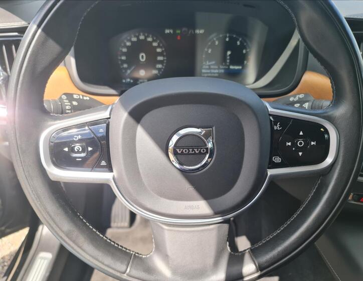 Volvo V90 25