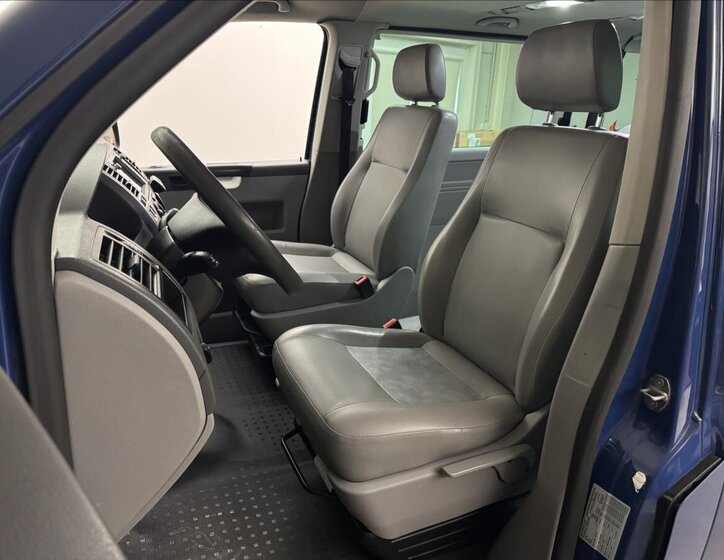 Volkswagen Transporter Kombi 2,5 l 96 kw