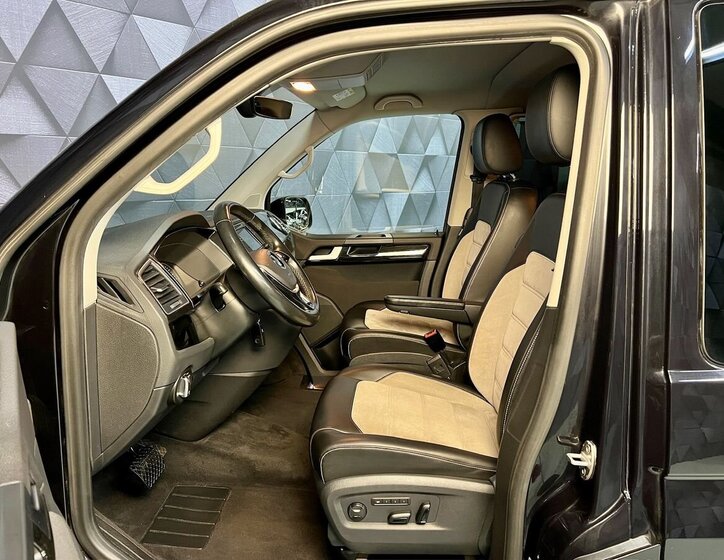 Volkswagen Multivan 10