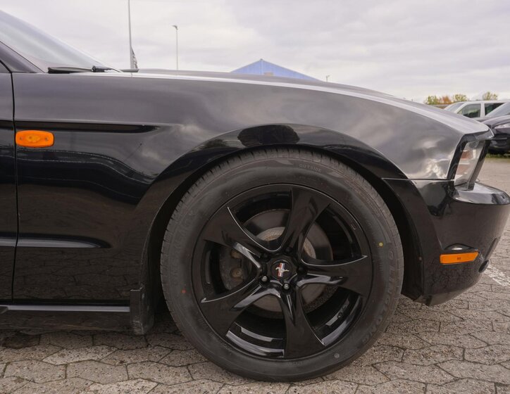 Ford Mustang 8