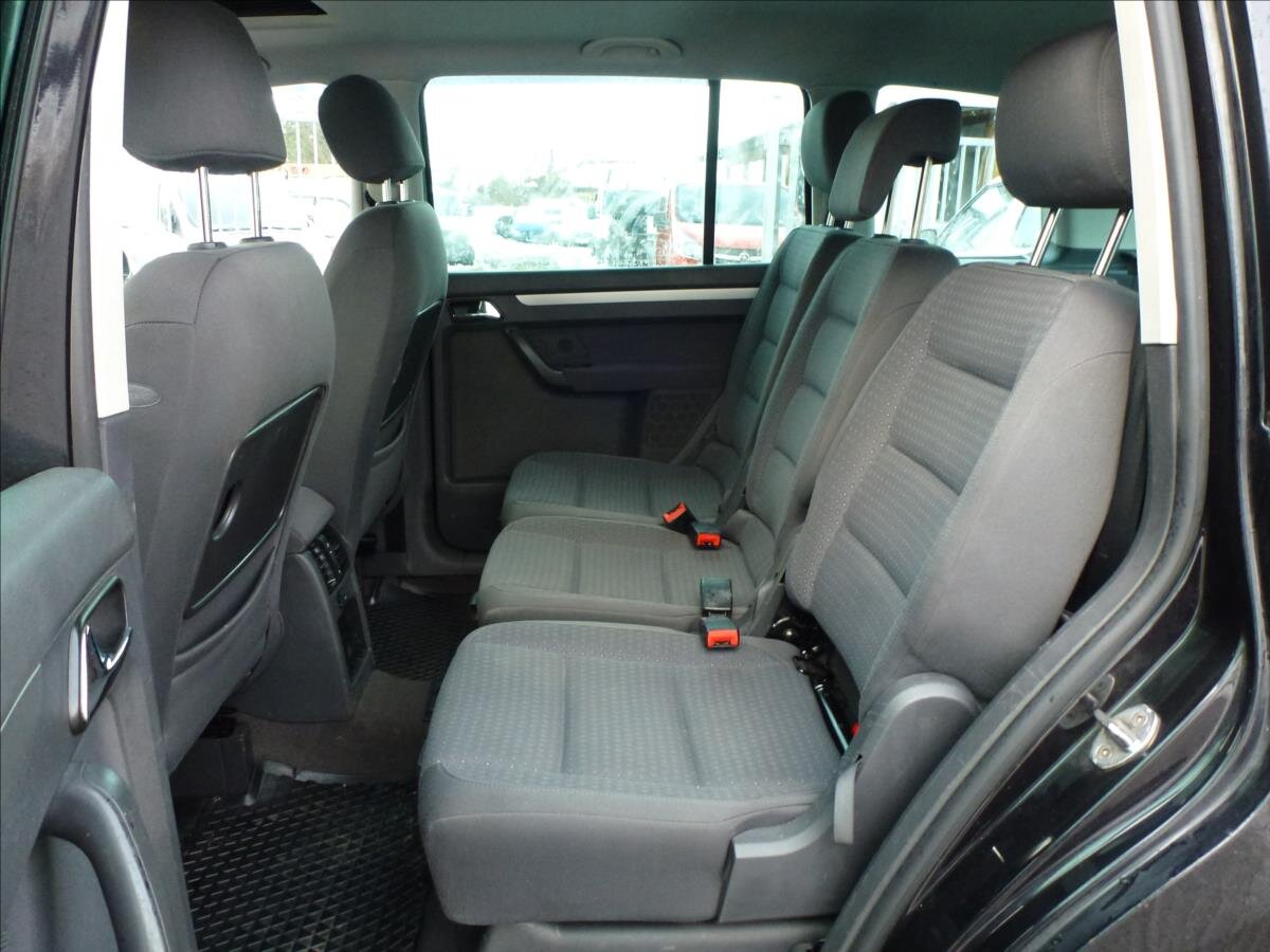 Volkswagen Touran Kombi 2,0 l 100 kw