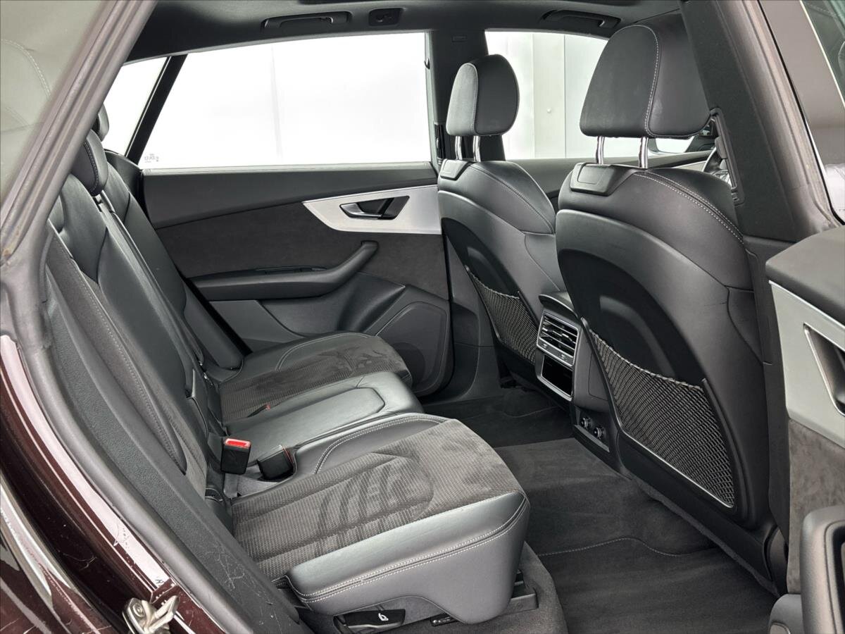 Audi Q8 SUV / Terénní 3,0 l 250 kw