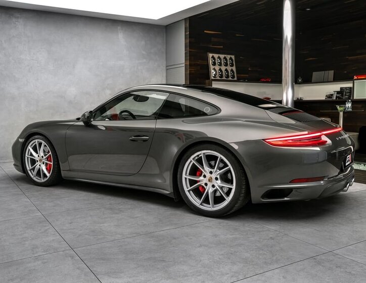 Porsche 911 Kupé 3,0 l 309 kw