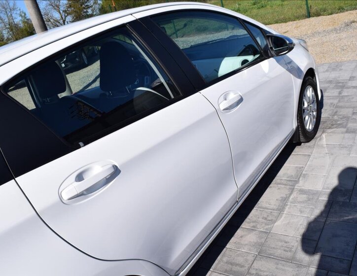 Toyota Yaris Hatchback 998,0 51 kw