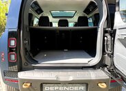 Land Rover Defender SUV / Terénní 4,4 l 467 kw
