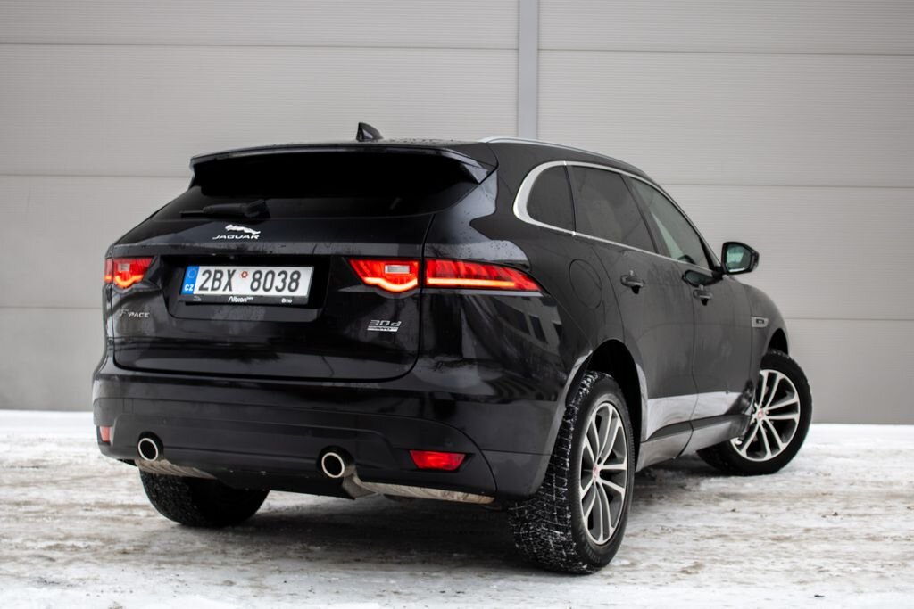 Jaguar F-Pace SUV 3,0 l 221 kw