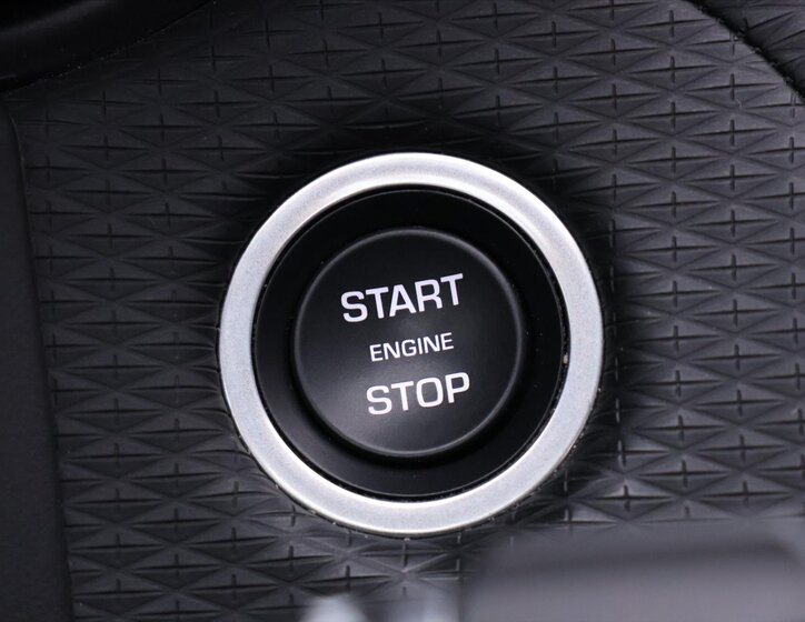 Land Rover Range Rover Velar SUV / Terénní 3,0 l 221 kw