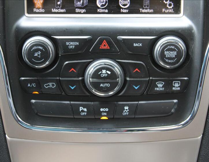 Jeep Grand Cherokee 25