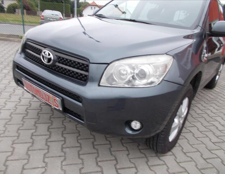 Toyota RAV4 7