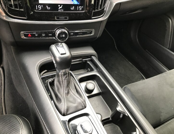 Volvo V90 Kombi 2,0 l 140 kw