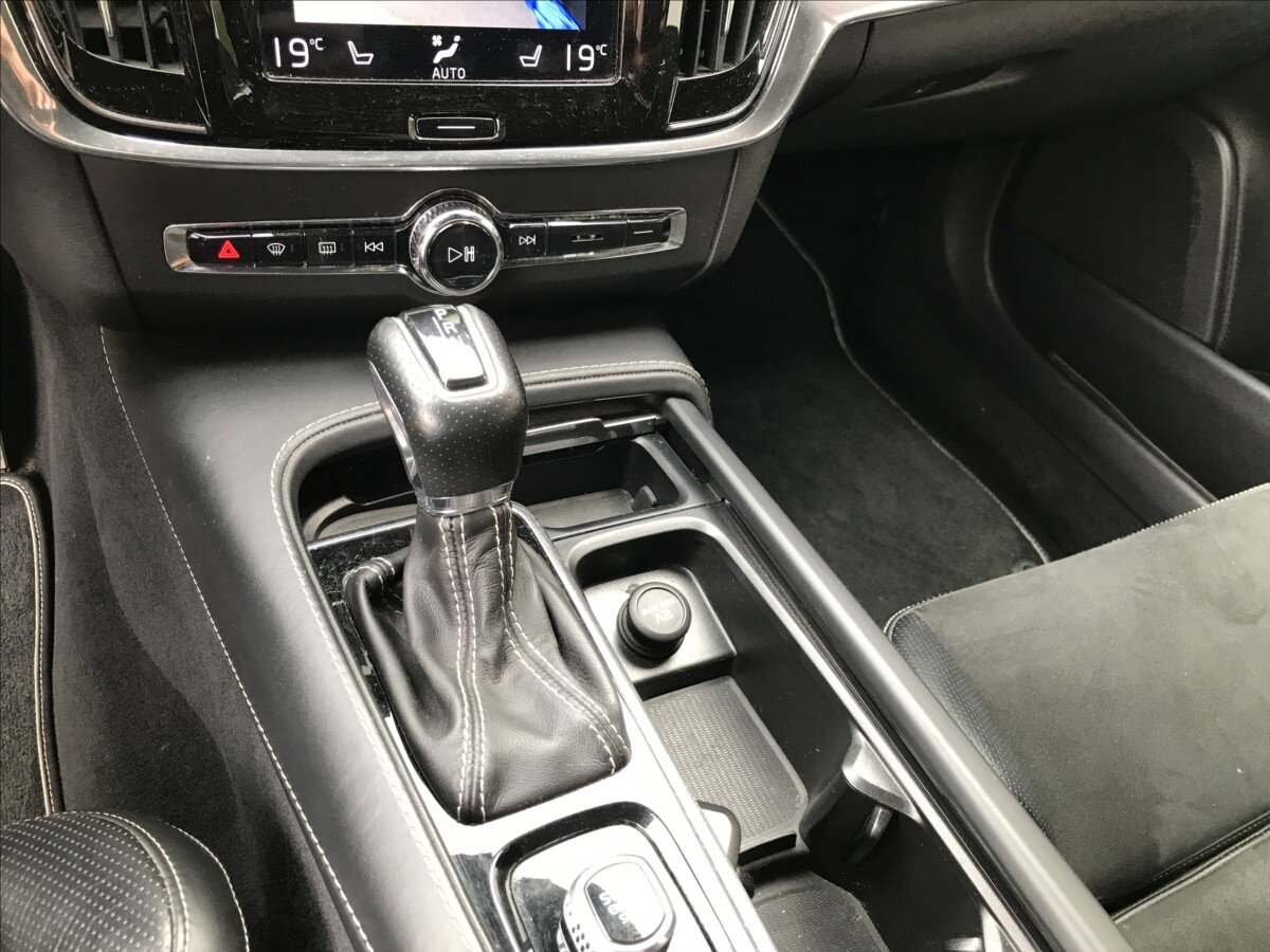Volvo V90 Kombi 2,0 l 140 kw