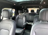 Land Rover Defender 23