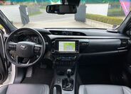 Toyota Hilux 18