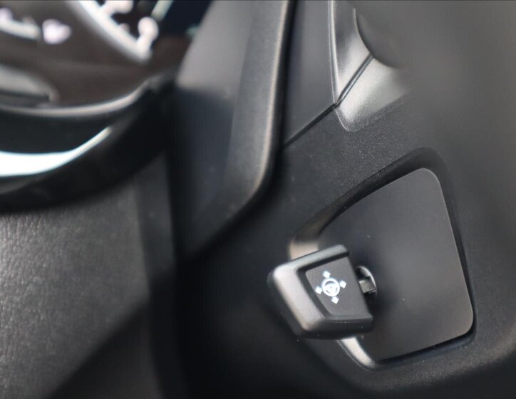 BMW Řada 5 Kombi 3,0 l 195 kw