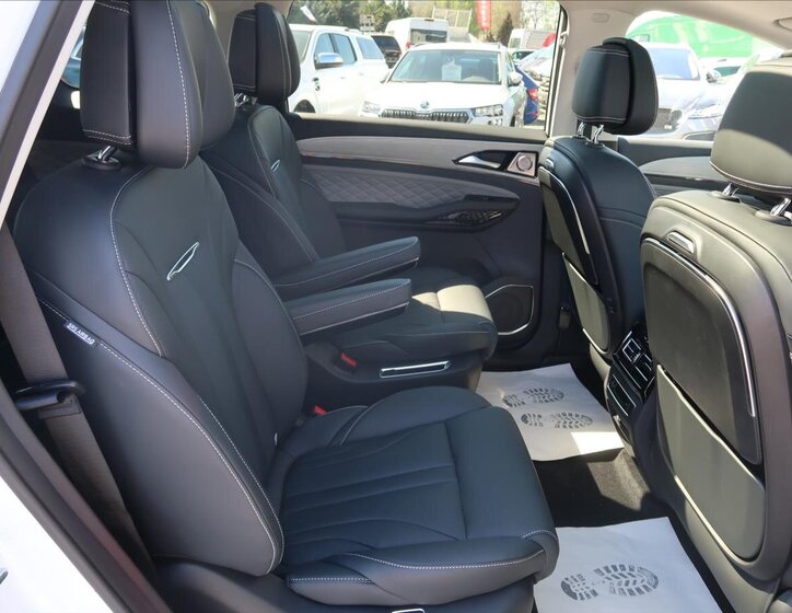 Dongfeng U-Tour MPV 1,5 l 130 kw