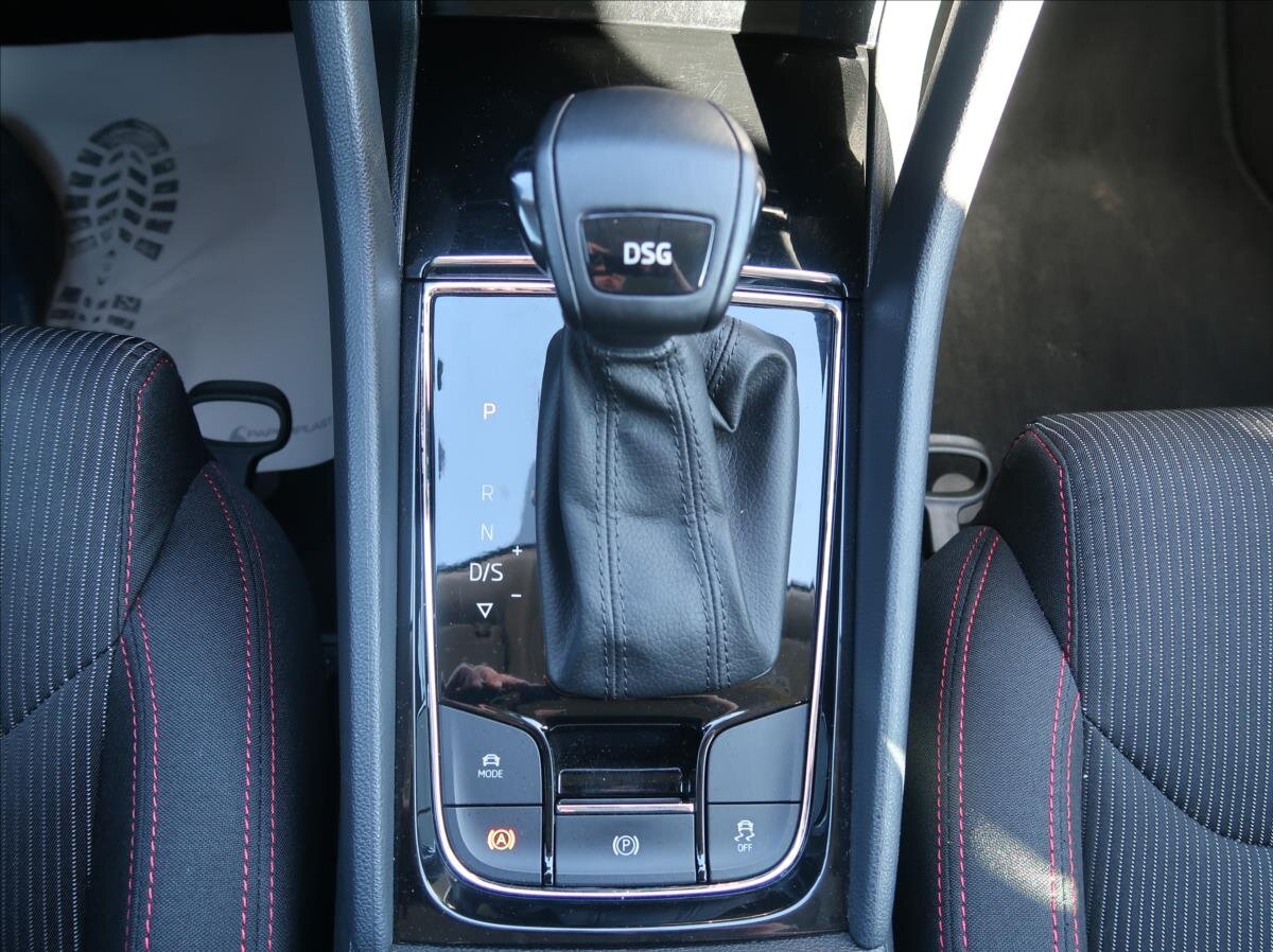Škoda Karoq SUV / Terénní 1,6 l 85 kw