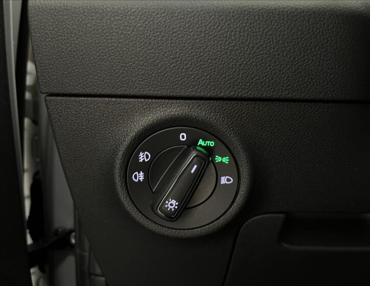 Škoda Karoq SUV 1,5 l 110 kw