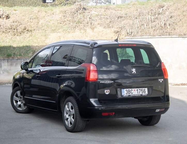 Peugeot 5008 SUV / Terénní 2,0 l 110 kw