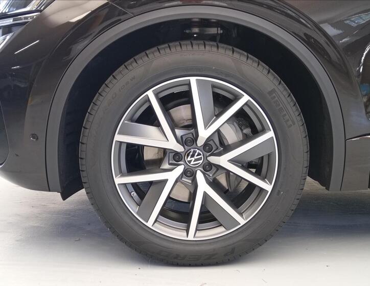 Volkswagen Touareg 9