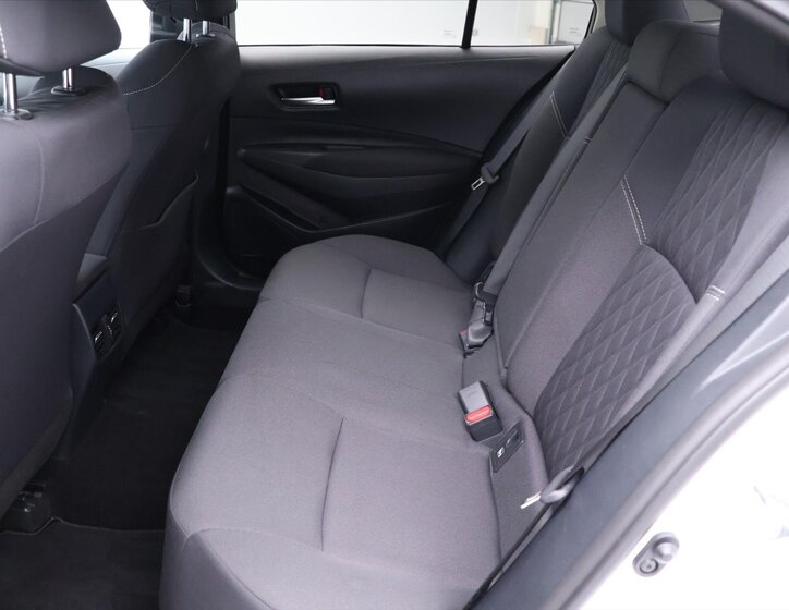 Toyota Corolla Sedan / Limuzína 1,5 l 92 kw