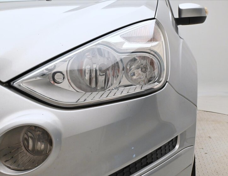 Ford S-MAX MPV 2,0 l 103 kw