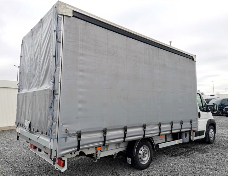 Peugeot Boxer Valník 2,0 l 120 kw