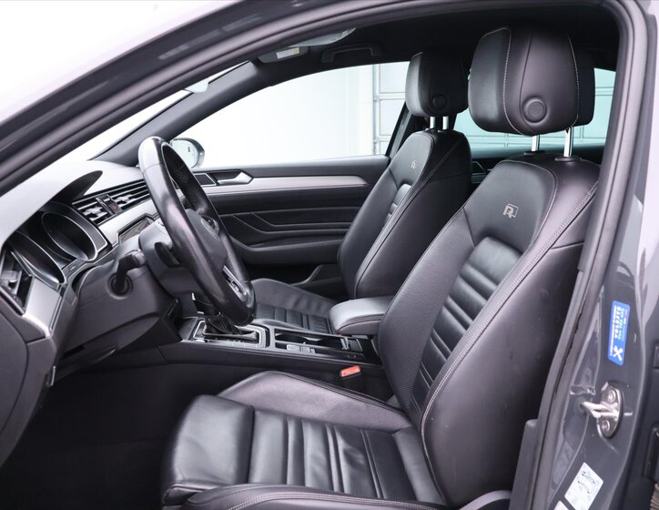 Volkswagen Passat Sedan / Limuzína 2,0 l 140 kw